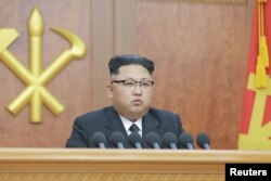 김정은 북한 국무위원장이 1일 신년사를 발표하고 있다.