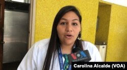 Angélica Ramírez, estudiante de Medicina de la Universidad Central de Venezuela (UCV). VOA.