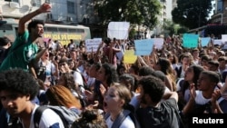 Protestos realizaram-se em 104 cidades