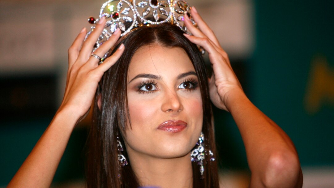 Miss Universo protesta contra censura en Venezuela