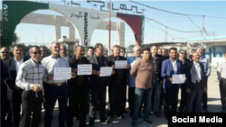 عکس از تجمع بازنشستگان هفته تپه در اول اسفند که کانال سندیکای نیشکر هفت تپه آن را منتشر کرده است.