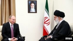 دیدار ولادیمیر پوتین رئیس جمهوری روسیه با علی خامنه‌ی در تهران. آرشیو