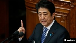 일본 아베 신조 총리가 지난 10월 중의원에서 연설하고 있다.(자료사진)
