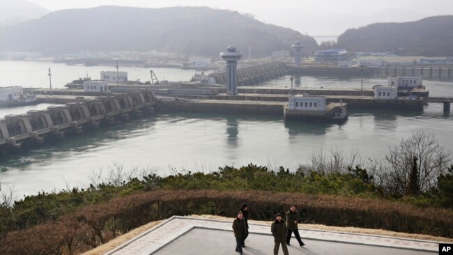 북한의 서해 남포 갑문. (자료사진)