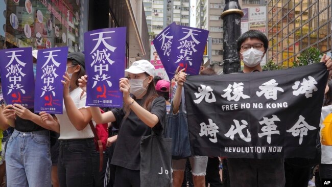 香港民众走上街头抗议中国人大会议制定港版国安法。（2020年5月24日）