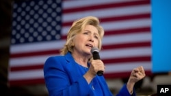 ຜູ້ສະໝັກເປັນປະທານາທິບໍດີ ຈາກພັກເດໂມແຄຣັດ ທ່ານນາງ Hillary Clinton ກ່າວຄຳປາໄສ ຢູ່ທີ່ການຊຸມນຸມໂຄສະນາຫາສຽງ ໃນເມືອງ speaks at a Charlotte ຂອງລັດ North Carolina, ວັນທີ 8 ກັນຍາ 2016. 