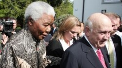 Antigos Presidentes sul-africanos Nelson Mandela (dir) Frederik De Klerk (esq), 14 de Maio 2004