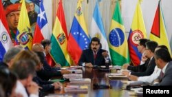 Cancilleres de UNASUR ofician como intermediarios en el diálogo entre el gobierno venezolano y la oposición.