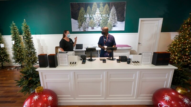 US Businesses Give in to Worker Demands to Keep Employees