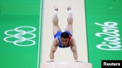 2016 브라질 리우올림픽에 출전한 북한 체조 국가대표팀 리세광 선수가 개막을 앞둔 3일 리우 체조경기장에서 훈련하고 있다.