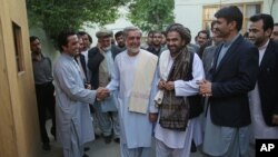Ứng viên Tổng thống Afghanistan Abdullah Abdullah sau một cuộc họp báo ở Kabul, Afghanistan.