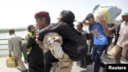 Civilians Flee Ramadi
