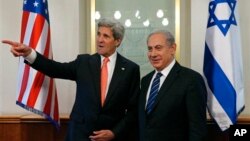 이스라엘을 방문한 존 케리 미국 국무장관(왼쪽)이 23일 예루살렘에서 벤자민 네타냐후 이스라엘 총리와 회담했다. 