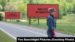 Frances McDormand interpreta a una madre que va a la guerra después del asesinato de su hija en la película, "Three Billboards Outside Ebbing, Missouri", nominada a cuatro premios del Sindicato de Actores (SAG).