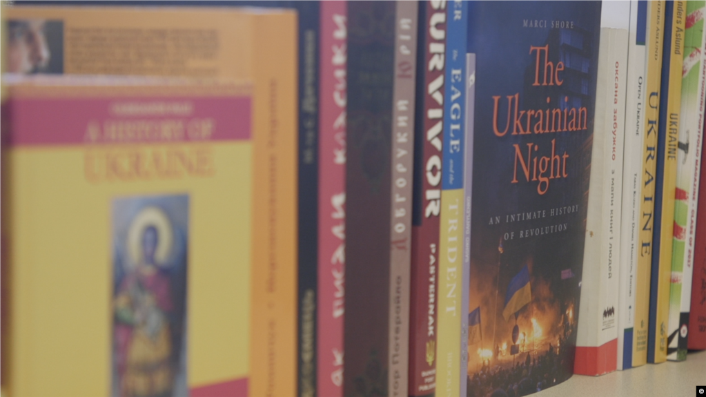 Українська колекція книг у магазині "Пауелс Букс"