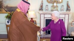 ولیعهد عربستان با ملکه بریتانیا دیدار کرد. 