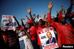Supporters of Nelson Chamisa's opposition Movement for Democratic Change (MDC) party attend the final election rally in Harare, Zimbabwe, July 28, 2018.
