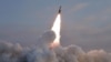 朝鲜官方朝中社1月18日发布的1月17日朝鲜发射导弹的照片。