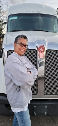 “There are so many incredible women ... out on the road. Women of all shapes, sizes, ages, and race, it’s a sisterhood out here,” Vanita Johnson says. (Matt Haines/VOA)
