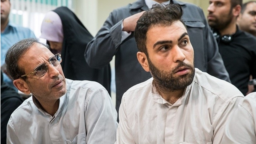 وحید مظلومین (چپ) و محمد اسماعیل قاسمی متهمان اصلی پرونده «اخلال در نظام اقتصادی» ایران که صبح چهارشنبه اعدام شدند.