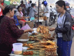 ນໍ້າມັນຂຶນລາຄາກໍພາ ໃຫ້ສິນຄ້າອື່ນໆຂຶ້ນລາ ຄາໄປຕາມໆກັນ