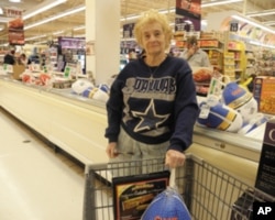 70多岁的马西娅•里曼(Marcia Ryman)女士选了一只重达19磅的火鸡