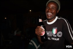 Slow Food International research shows that many young South Africans drink commercial beers and reject umqombothi as a "relic" of the past. (D. Taylor/VOA)