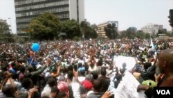 Ethiopians participating in anti-government demonstration in capital city Addis Ababa, June 2, 2013. (Marthe van der Wolfe/VOA)