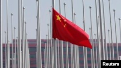 在上海世界博覽會會場與中國國旗