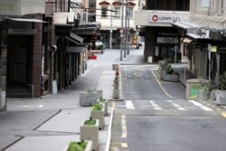 High Street yang biasanya ramai di CBD Auckland sebagian besar sepi selama lockdown di Auckland, Selandia Baru, 26 Agustus 2021. (Foto: Reuters)