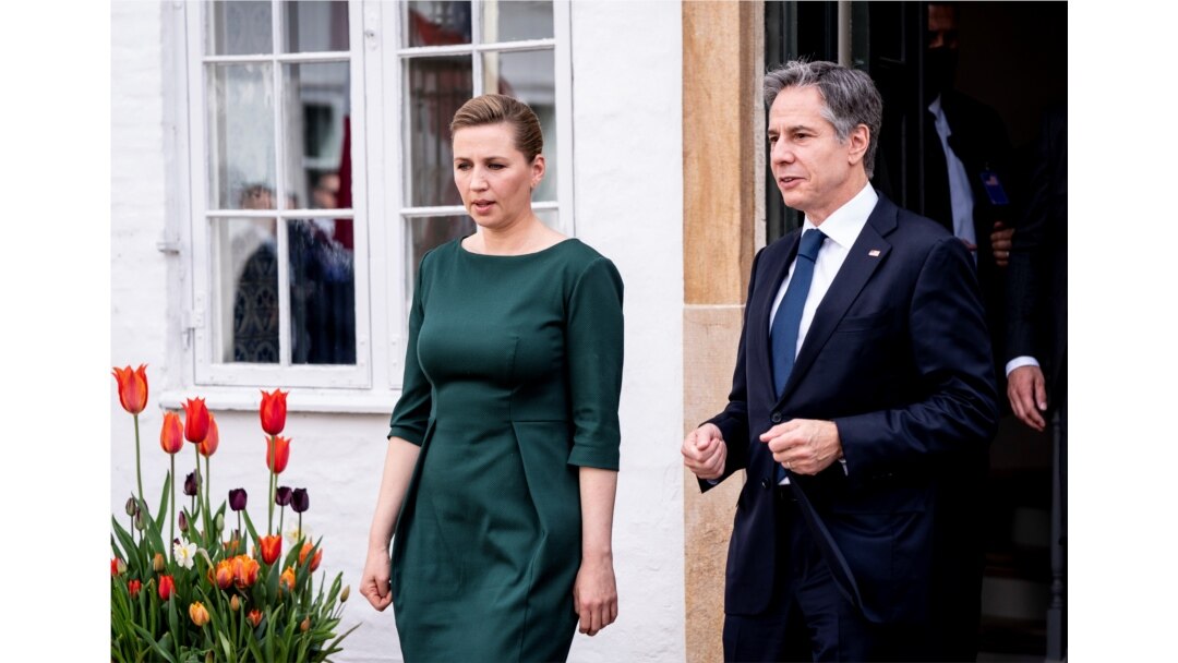 Perdana Menteri Denmark Mette Frederiksen dan Menteri Luar Negeri AS Antony Blinken di Marienborg, Kongens Lyngby, dekat Kopenhagen, Denmark, 17 Mei 2021.