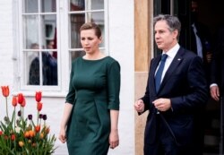 Perdana Menteri Denmark Mette Frederiksen dan Menteri Luar Negeri AS Antony Blinken di Marienborg, Kongens Lyngby, dekat Kopenhagen, Denmark, 17 Mei 2021.