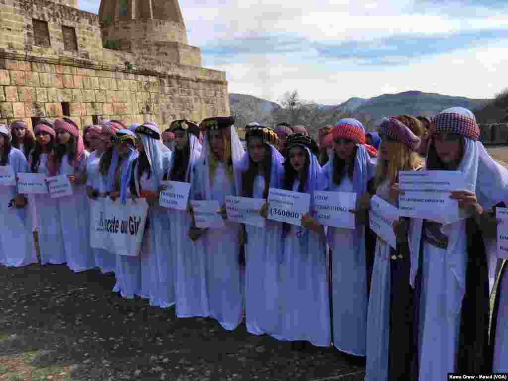 Jinên Êzidî li Laleş 8î Adarê Pîroz Dikin