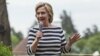 Clinton Denies Sending, Getting Classified Emails on Private Account