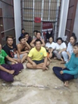 ကမ်ဖယ်ခရိုင်က အချုပ်မှာ ဖမ်ဆီးခံနေရတဲ့ MOU နဲ့လာတဲ့ မြန်မာအလုပ်သမားများ