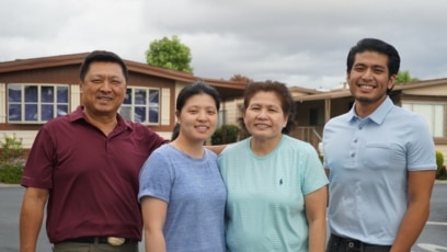 ๋Jiryuth Latthivongskorn, a DACA recipient from Thailand, poses with his family in Hayward, Calif.