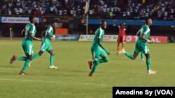 L'équipe du Sénégal lors d'un match de qualifications pour la CAN 2019, le 13 octobre 2018. (VOA/Amedine Sy)