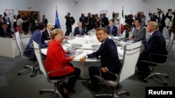 Tổng thống Pháp Emmanuel Macron và lãnh đạo nhóm G7.