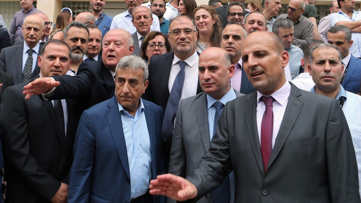 Lebanon Central Bank Workers Strike, PM Demands Budgetary 'Realism'