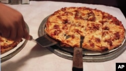 芝加哥Pizano’s比萨店的奶酪香肠比萨。（资料照）