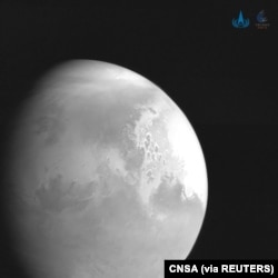Знімок планети Марс китайським Tianwen-1 (via Reuters)