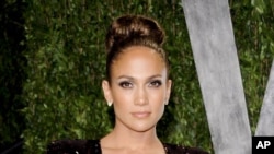actress and singer Jennifer Lopez arrives at the Vanity Fair Oscar party in West Hollywood, California, February 26, 2012.