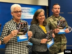US Ambassador to Uganda Deborah Malac (L) launches the second report on assistance to Uganda at the US Embassy in Kampala, Aug. 2, 2018. (H. Alhumani for VOA)