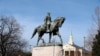 Charlottesville to Cover Confederate Statues in Black Fabric