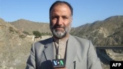 Ông Mukarram Khan Aatif tường trình cho đài phát thanh Deewa của VOA bị các phần tử võ trang sát hại