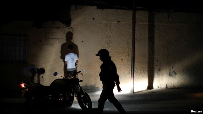 Oficiales de la fuerza han sido acusados de torturar y realizar ejecuciones sumarias por grupos de derechos humanos, políticos de oposición y ciudadanos comunes. Foto: Reuters