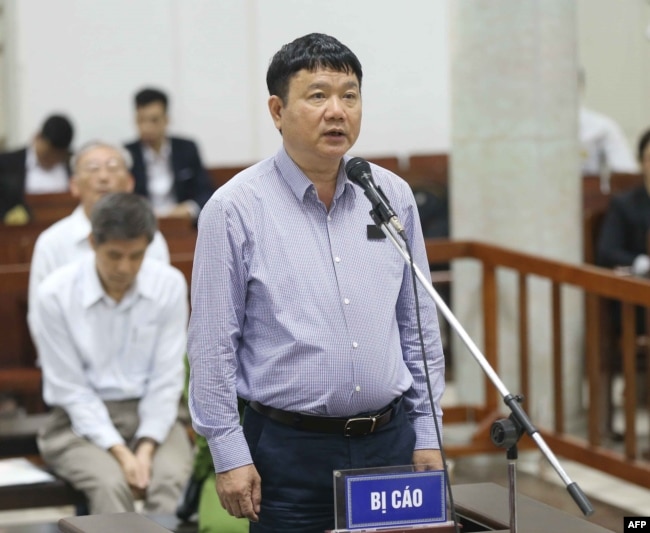 Quan chức cao cấp nhất của Việt Nam bị xét xử liên quan đến tham nhũng là ông Đinh La Thăng, ủy viên Bộ Chính trị
