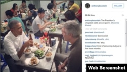 Tổng thống Barack Obama ăn bún chả Hà Nội cùng đầu bếp nổi tiếng trên truyền hình Hoa Kỳ Anthony Bourdain. Ảnh chụp màn hình trang Instagram Anthony Bourdain.