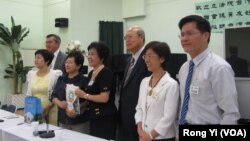 台湾会馆人士欢迎民进党和台联党立委访美右一为林佳龙