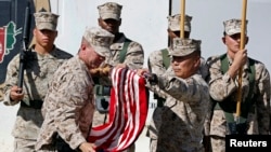 10月26 日，美國國旗在萊塞奈克兵營最後一次降下。從而正式結束了在阿富汗南部赫爾曼德省的戰鬥行動。